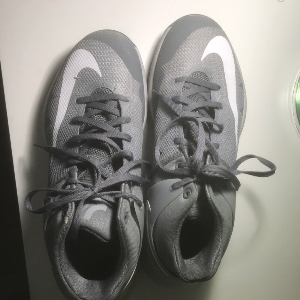 Basketball Sneakers. Women’s 8.5